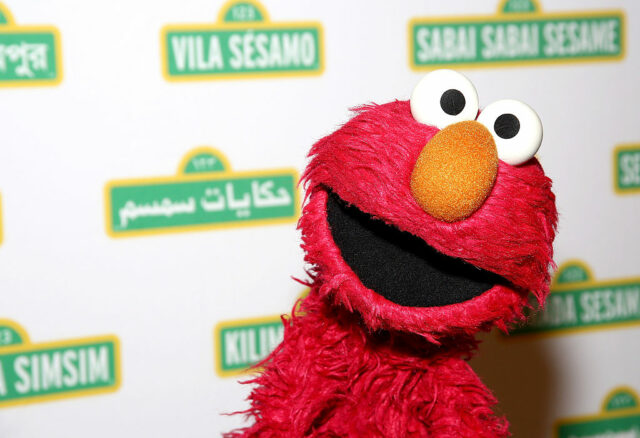 A conta X de Elmo hackeada para publicar mensagens racistas e anti -meméticas

