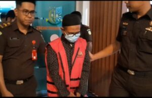 A desvantagem do estado RP5,8 bilhões, três suspeitos de corrupção na renovação das escolas foram presos pelos promotores da NTT A desvantagem do estado RP5,8 bilhões, três suspeitos de corrupção na renovação das escolas foram presos pelos promotores da NTT