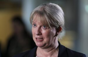 A dívida do SNP como um custo de empréstimo holyrood subir para registrar £ 500 milhões por ano! A secretária de Finanças Escocesa, Shona Robison