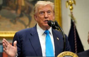 A economia de Trump já confirma que os juntos estão completamente errados Donald Trump fala sobre o pódio.