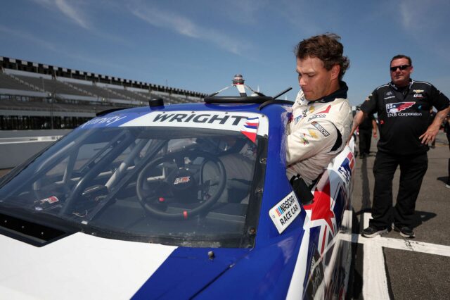 A equipe da NASCAR anunciou um fechamento permanente apenas alguns dias depois de sair com Kris Wright

