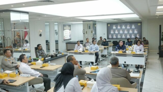 A equipe de prêmios Kompolian visita o SSDM Polri, Serviço de Avaliação de Conduta e Inovação

