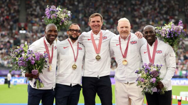 A equipe de revezamento masculino britânico recebe campeonato mundial 28 anos depois, após a desqualificação dos EUA

