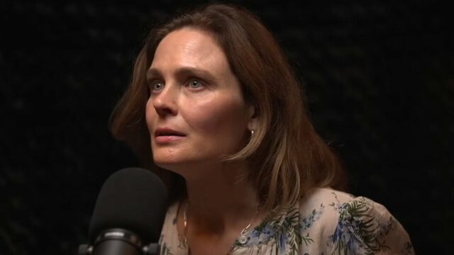 A estrela de "Bone" Emily Deschanel fica emocionalmente sobre quase disparar sobre o vídeo de ataque de pânico da primeira temporada

