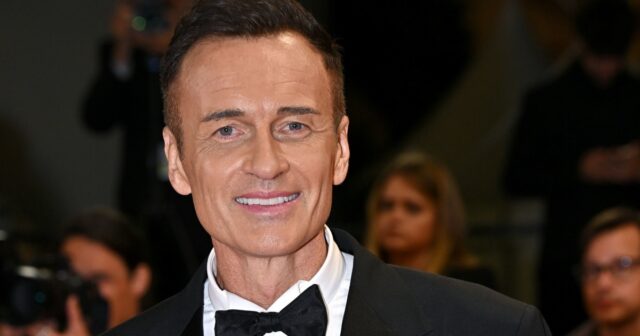A estrela de 'Nip/Tuck e' Charmed 'Julian McMahon morre aos 56 anos após a batalha contra o câncer

