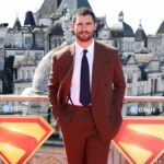 A estrela de "Superman", David Cornet, diz que os homens anteriores do aço Henry Cavill e Tyler Hoechlin "são muito encorajadores" | Vídeo