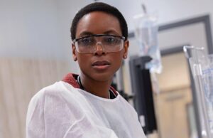 A estrela de ‘The Pitt’ Tracy Ifeachor faz uma partida chocante da segunda temporada Tracy Ifeachor não retorna à segunda temporada de Pitt depois de tirar sarro de surpresas para o Dr. Collins001