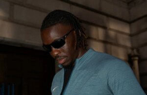 A estrela do Love Island UK, Dejon, confessa a Meg do coração A estrela do Love Island UK, Dejon, confessa a Meg do coração