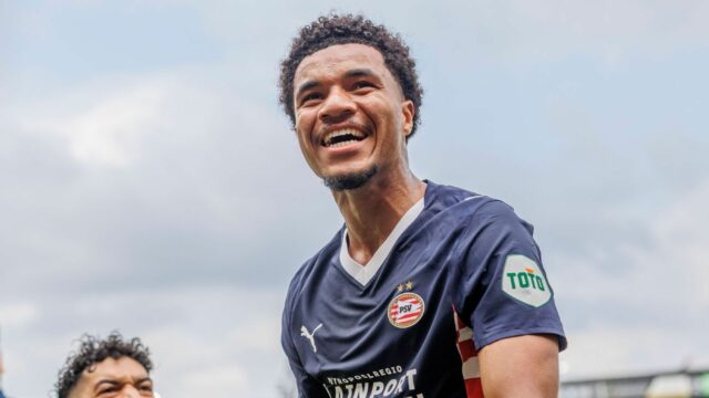 A estrela do USMNT Tillman se junta ao PSV's Leverkusen

