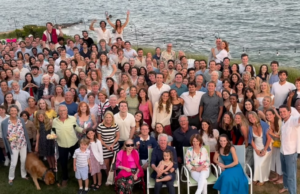 A família Kennedy celebra uma celebração em massa de 4 de julho, a primeira desde a morte de Ethel Kennedy A família Kennedy comemora em 4 de julho.