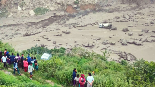 A fronteira do Nepal-Chinese foi destruída; Sete mortos, 18 perdidos

