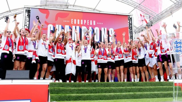 "A história não é doed": a Inglaterra comemora a vitória do Euro 2025 com a Parada de Londres

