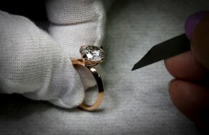 A indústria de diamantes naturais é abalada. Você pode agradecer à variedade cultivada em laboratório por isso A indústria de diamantes naturais é abalada. Você pode agradecer à variedade cultivada em laboratório por isso