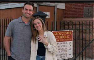 A irmã de Johnny Gaudreau, Katie, é casada quase 1 ano após sua morte Como a família Gaudreau reagiu no nascimento do falecido Johnny Gaudreaus é Carter