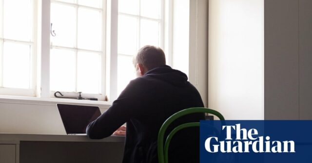 A lei de segurança on -line do Reino Unido leva a 5m controles etários extras por dia para sites pornográficos

