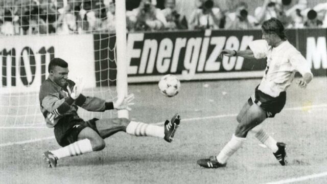 A lenda da Nigéria e o vencedor da AFCON Peter Rufai passam aos 61 anos de idade

