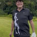 A estrela de Bon Jovi, Richie Sambora, retratou o golfe no Havaí, tem uma nova vida depois de ter submetido secretamente a cirurgia depois de quebrar a mão em dois lugares