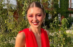 A mãe teórica da conspiração anti-cera culpa a morte da filha enganada por câncer por negligência grave da equipe médica, ouça o inquérito Paloma Shemirani, 23, morreu no Royal Sussex County Hospital em 24 de julho do ano passado após reduzir o tratamento para linfoma não-Hodgkin