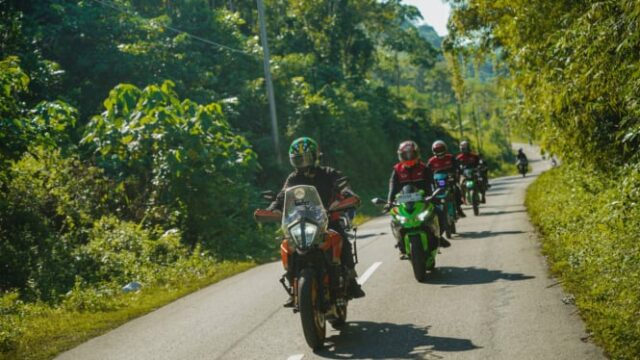 A maneira pela qual a comunidade de motocicletas e motor mostrou a beleza natural da Indonésia

