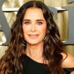 A máscara facial de Kyle Richards diz que fará com que 'pareça tão renovado' está à venda