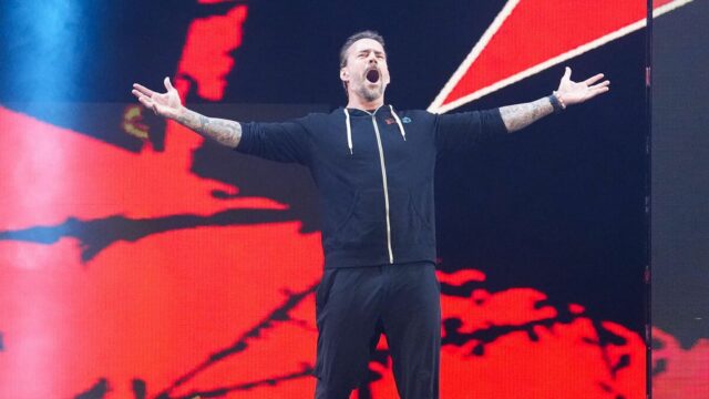 A melhor estrela da WWE diz que o CM Punk não é o "melhor do mundo" por esse motivo

