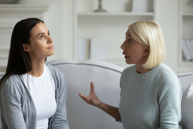 A mulher diz que a mil não pode comprar um enteado uma mesa - ninguém está preparado para resposta

