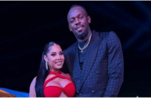 A namorada de Usain Bolt Kasi Bennett, roupas elegantes para o jogo WNBA Rocks Legend PARAFUSO EM LAS VEGAS ACES V DALLAS AS - (Fonte: Getty)