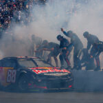 A pista da NASCAR faz o perfil de corrida de Gio Gibs