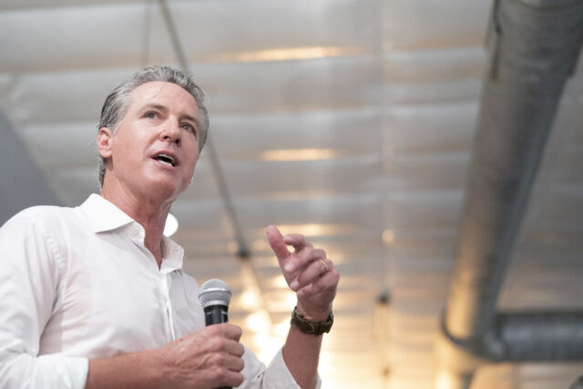 A reação de Gavin Newsom como Top Democrata sugere o governante 2028

