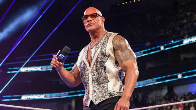 A rocha aceitou em frente à WWE Summerslam 2025

