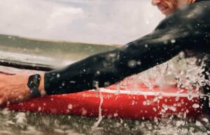 A série Apple Watch 10 ainda está disponível para o seu preço recorde do dia primário Apple Watch Series 10 GPS 42mm SmartWatch (Gold Rose, Loop de esportes de ameixa)