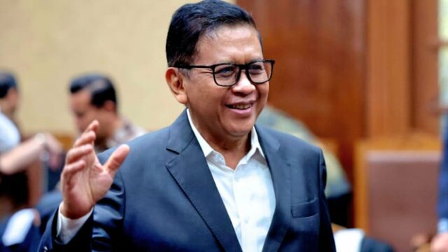 A sessão do Secretário Geral do PDIP, Hasto Kristiyanto, foi realizada em 25 de julho


