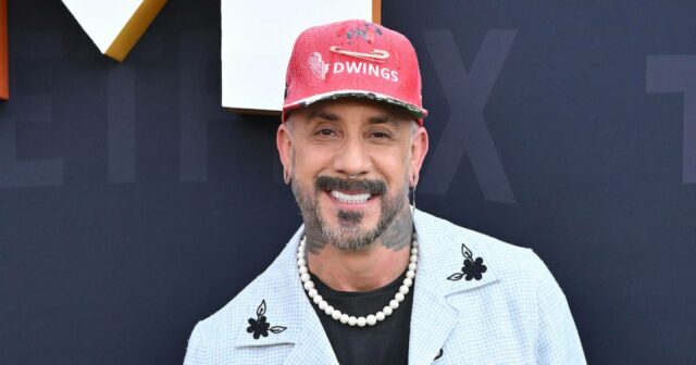 AJ McLean chamou seu patrocinador depois de aprender sobre a construção da banda da morte de Costa Liam Payne 011