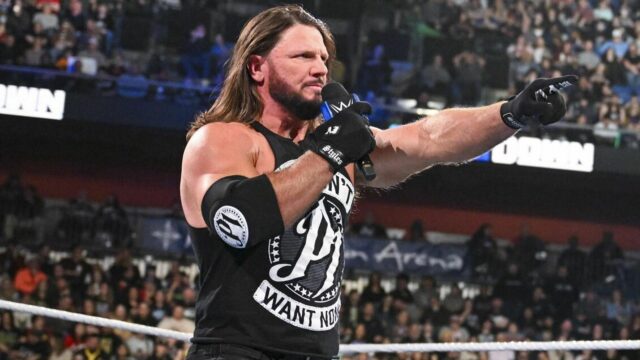 AJ Styles cria uma nova aliança com os veteranos femininos para obter o dia judicial na WWE Raw

