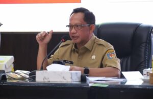 O ministro do Interior, Tito, disse que 200 governos locais desejam estabelecer uma escola da cidade, mas é limitado pela terra Aceleração do programa de 3 milhões de casas, o ministro do Interior pediu ao governo regional que acelere a emissão de PBG e BPHTB