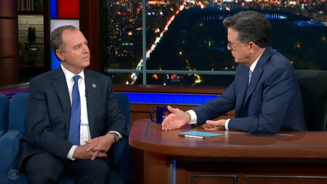 Adam Schiff, Elizabeth Warren e mais pedidos de transparência em torno do cancelamento de "emissão tardia" de Colbert: "Favorização política"

