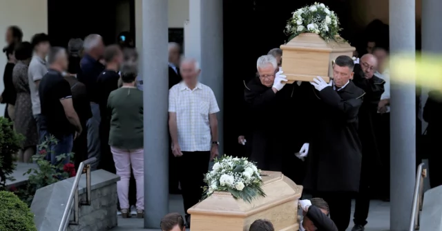 Adeus vítimas de assassinato em Stara Wieś. Mova as palavras de um padre e a atração dos entes queridos

