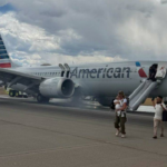 Aeronaves de emergência no aeroporto de Denver após a entrega do dispositivo