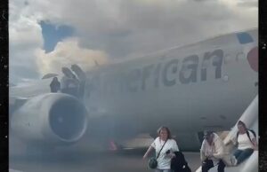 Aeronaves é evacuada após os passageiros de voo queimados em Denver 072625-Denver-Airplane-V1