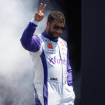 “Água molhada, Bubba Wallace ainda lenta”: a lenda da IndyCar compra uma piada atrevida no novo Vlog Yıldız NASCAR de Michael Jordan Driver NASCAR