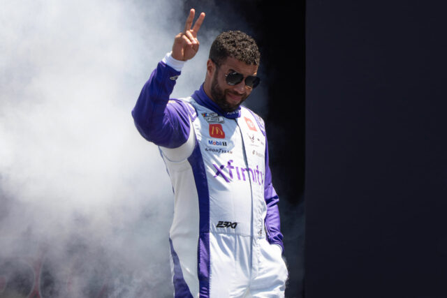 “Água molhada, Bubba Wallace ainda lenta”: a lenda da IndyCar compra uma piada atrevida no novo Vlog Yıldız NASCAR de Michael Jordan Driver NASCAR

