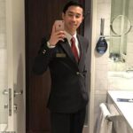 Marcus Daniels (foto) revelou que a parte mais difícil de ser anfitrião aérea era a ver com bagunças deixadas por passageiros que não sabiam como usar um banheiro ocidental