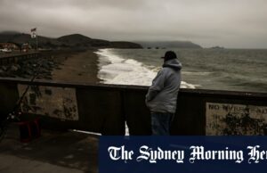 América do Sul do Sul do Sul como o pior trânsito de risco de tsunami para os EUA, Japão Um sinal da rota de evacuação, se o tsunami, fica em Valparaíso, Chile.