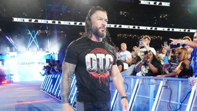 Analista da WWE, Roman Reigns tem um emprego despretensioso depois de retornar ao RAW, que quebrou os registros de bilheteria


