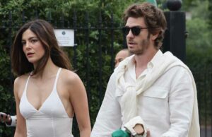 Andrew Garfield, Monica Barbaro são levados pela mão em Wimbledon no meio de um relatório de cotação Andrew Garfield e Monica Barbaro têm uma reunião adorável depois de Met Gala
