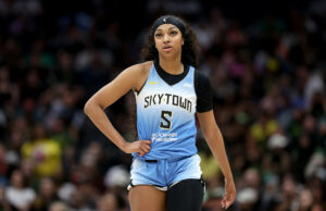 Angel riu no fogo por suas ações durante o jogo místico do céu Angel riu no fogo por suas ações durante o jogo místico do céu