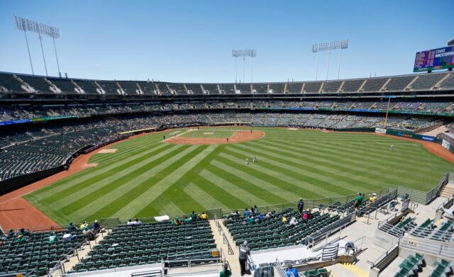 O fundador e membro de negócios do grupo de esportes e entretenimento afro -americano, Ray Bobbitt, fala na terça -feira, 3 de setembro de 2024, durante uma conferência de imprensa no Coliseu em Oakland, Califórnia. (Jane Tyska/Bay Area News Group)