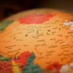Taxas de importação chinesa | China vista em um globo de desktop
