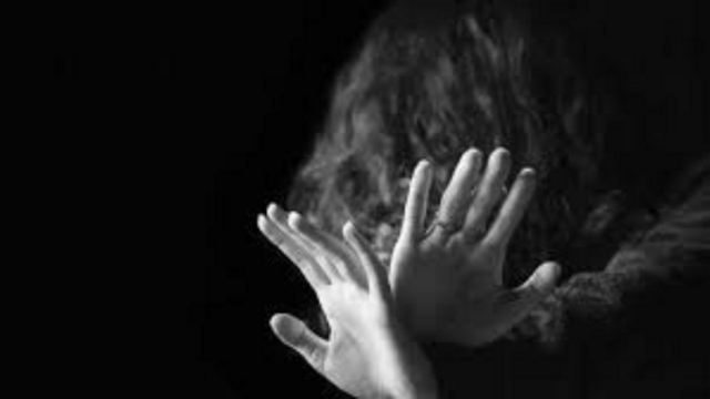 As forças paquistanesas são cobradas em um segundo mês de mulheres em um mês

