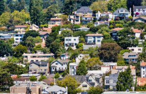 As novas diretrizes de acessórios da Berkeley da unidade residencial visa o equilíbrio As novas diretrizes de acessórios da Berkeley da unidade residencial visa o equilíbrio